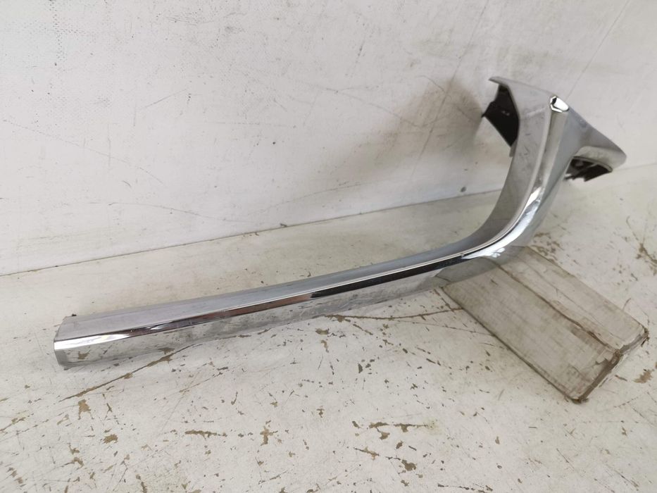 Мазда CX-30 / Mazda CX-30 [ - ] Хромиран орнамент отляво на централнат