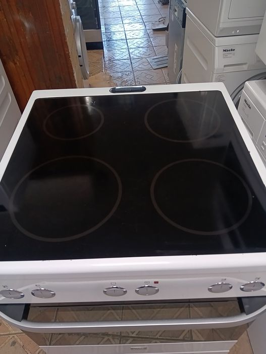 Свободно стояща печка с керамичен плот VOSS Electrolux 2годиниГаранция