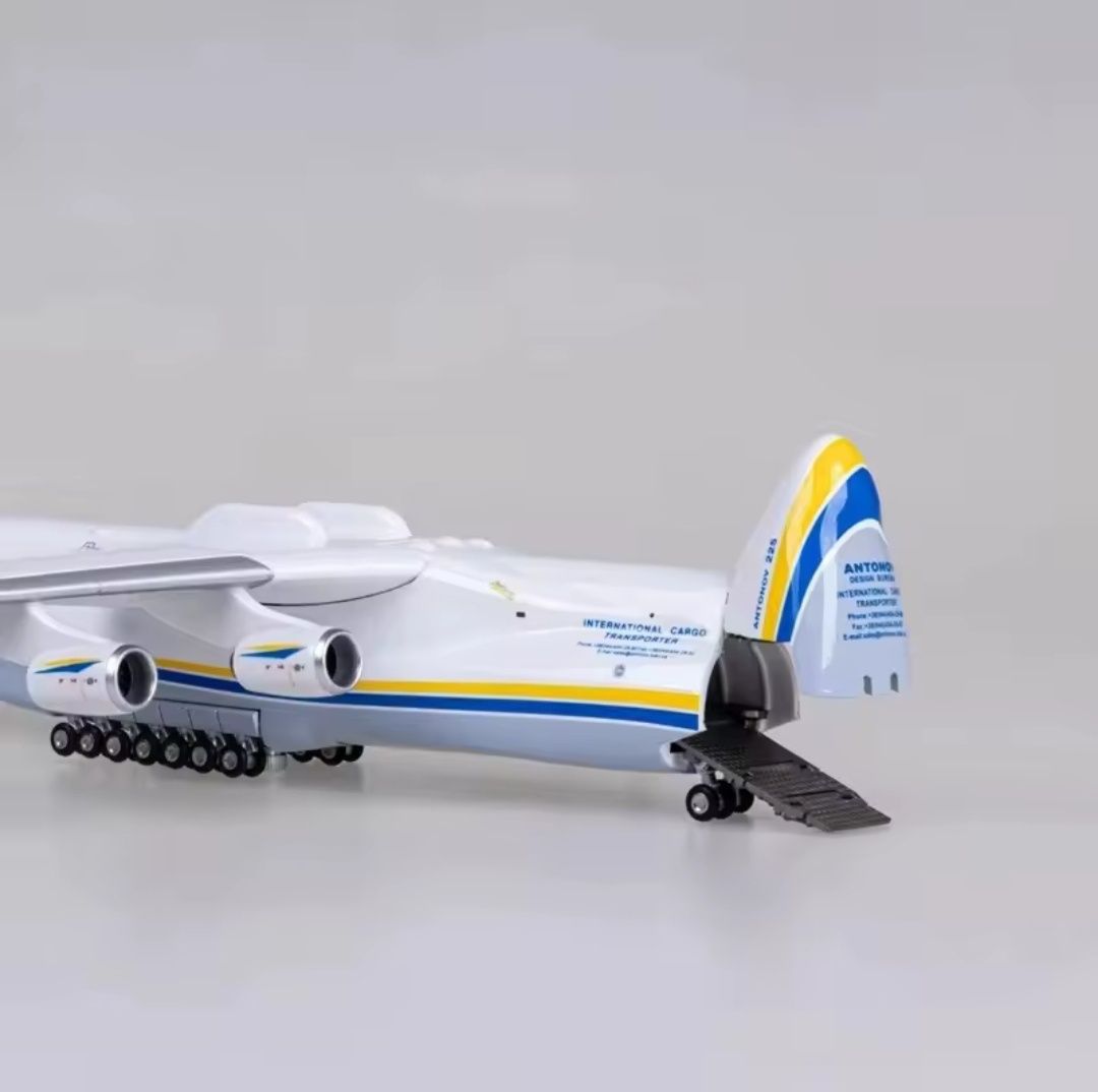 42 CM!!! ULTIMUL EXEMPLAR! Macheta business de avion Antonov 225 Mriya