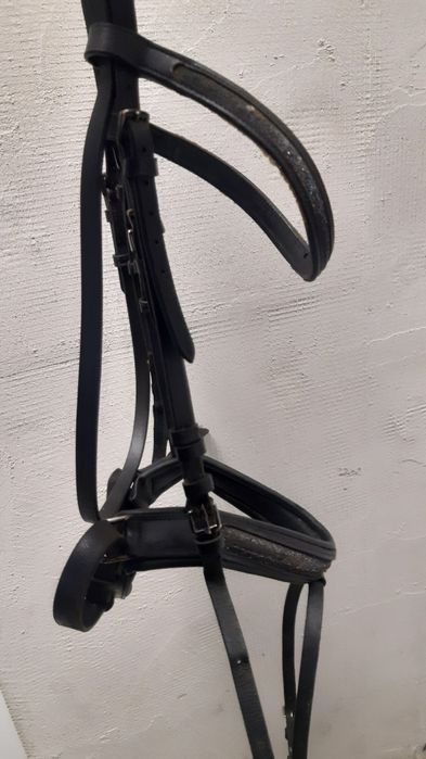 Vând căpăstru din piele