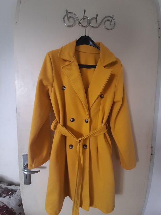 Жълто палто размер М