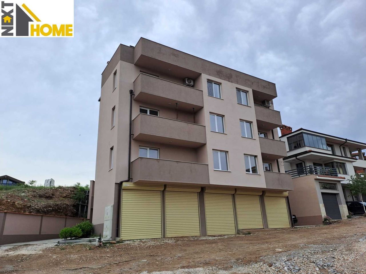 Продава се Тристаен апартамент в Асеновград - 114 кв.м за 850 €/кв.м - Снимка #10