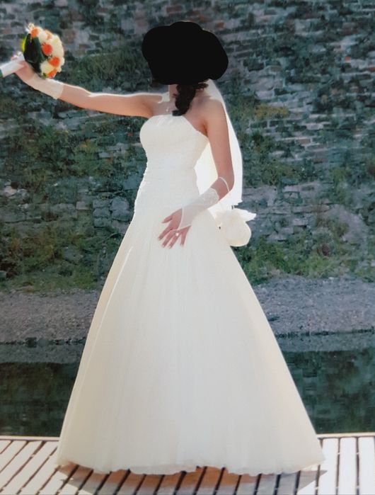 Rochie de mireasa, culoare ivory