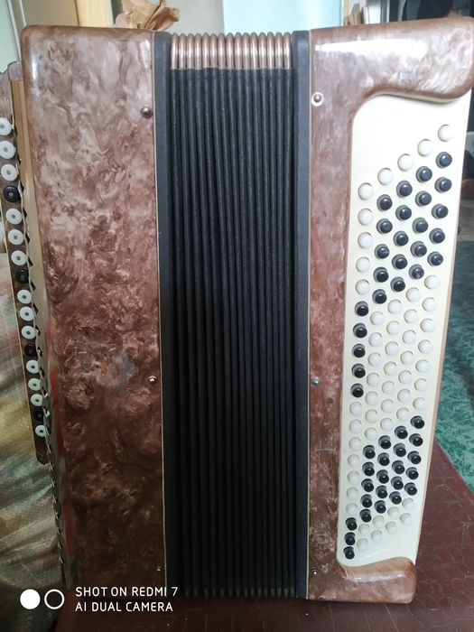 Продам баяны Тульские