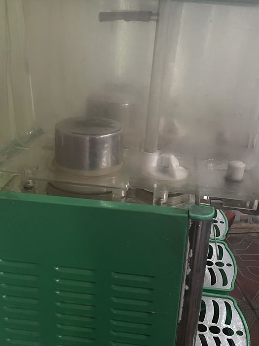 sovutiladigan sharbat apparati ( sok dispenser) holati yaxshi