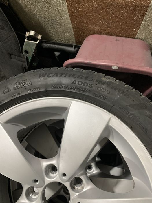 Зимни гуми 225/50/17 Bridgestone 2бр.