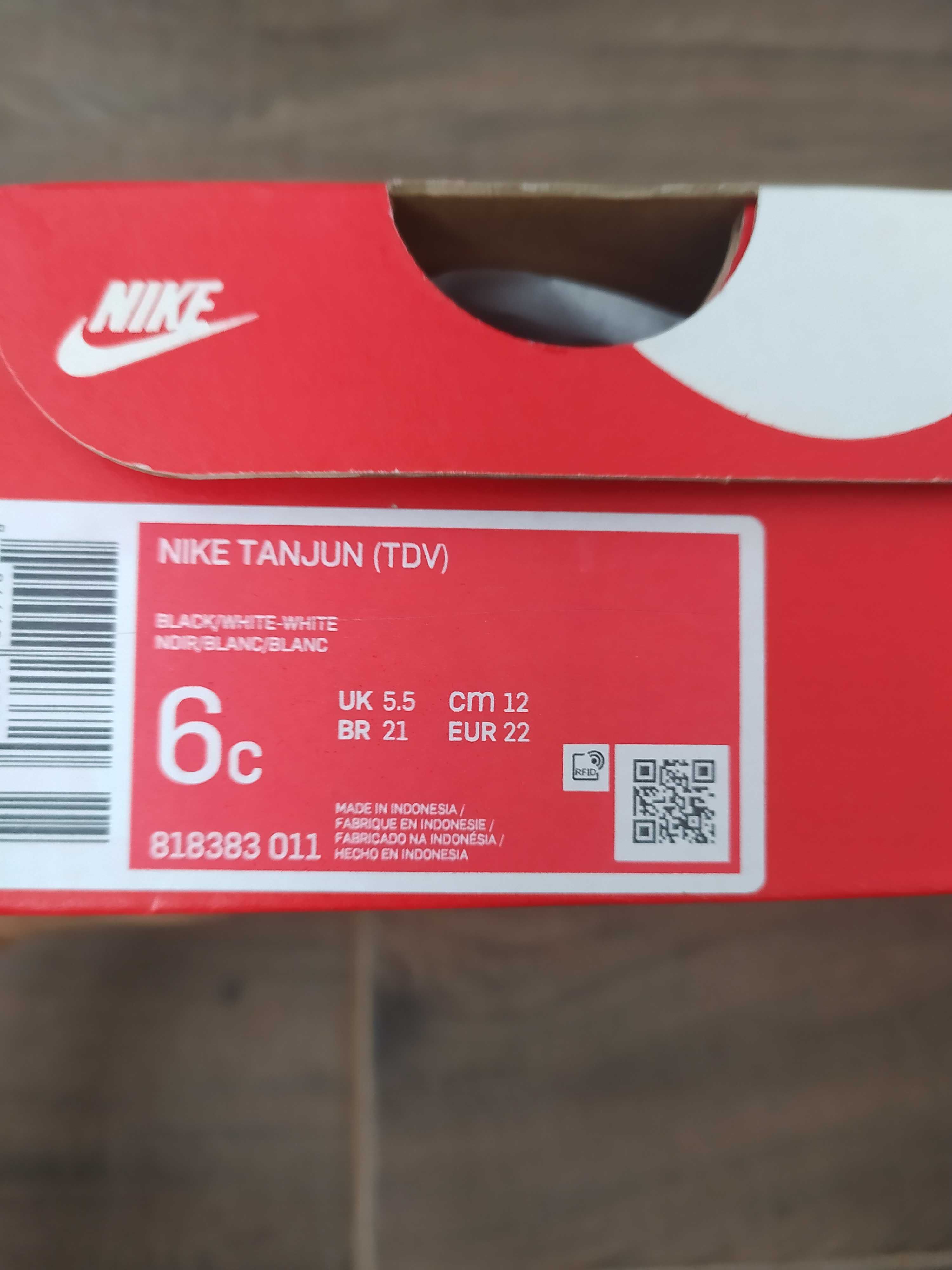 Маратонки Nike Tanjun оригинални, нови, н.22, 13.5см