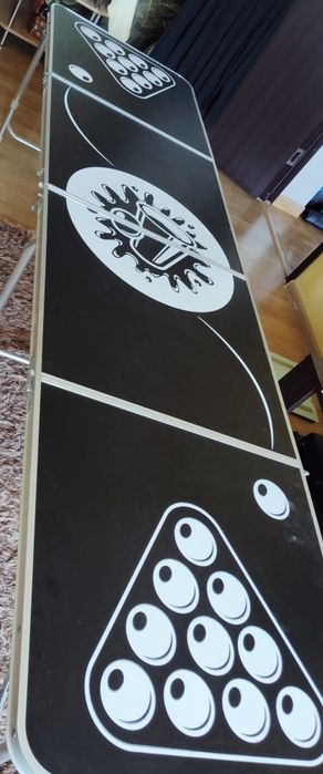 Masă de beer pong