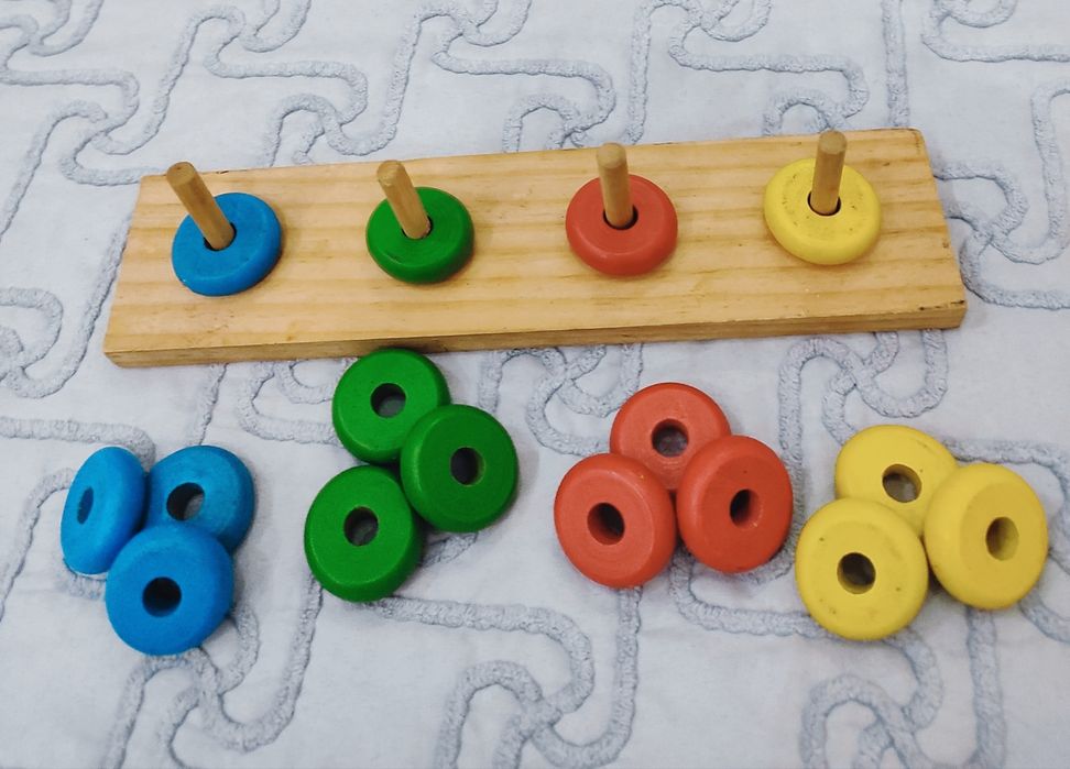 Продаются разные развивающие игрушки. состояние идеальное.По 25.000.