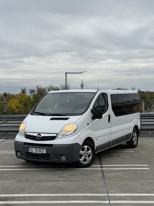 De vanzare opel vivaro 8+1