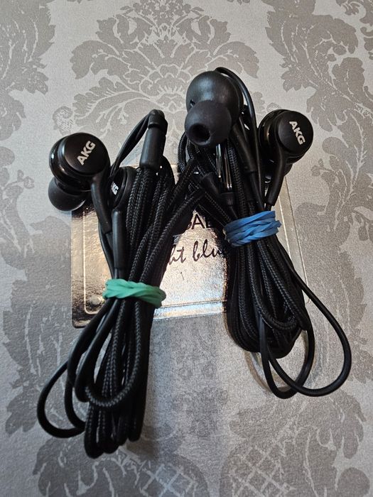 Casti Samsung AKG cu mufa jack, originale din cutia telefonului.