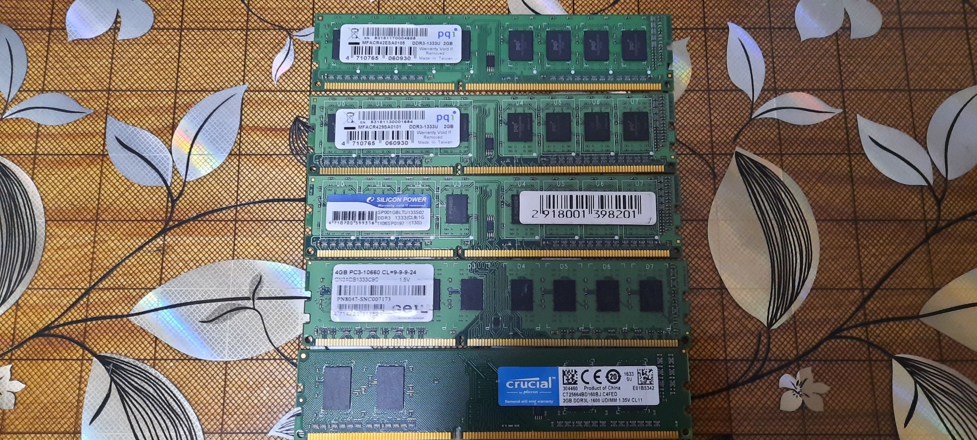 Озу. ddr4-8gb-8000тг.  DDR3. 1-2,4gb 1333, 1600GHZ ddr2 800-1gb-1500тг