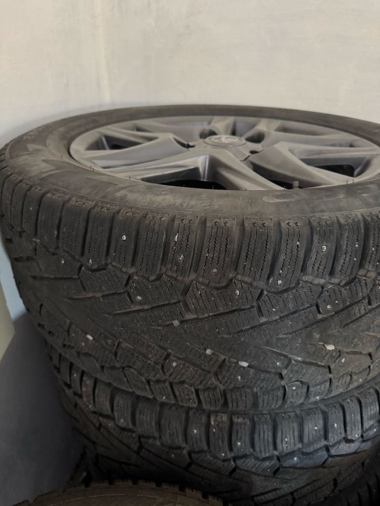 Диски с зимними шинами Pirelli285/50 R 20 продам