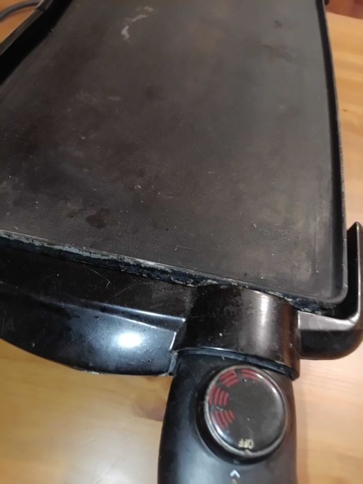 Продавам електрическа плоча за печене Zelmer