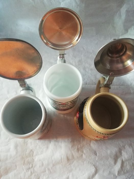 Vând halbe pentru bere