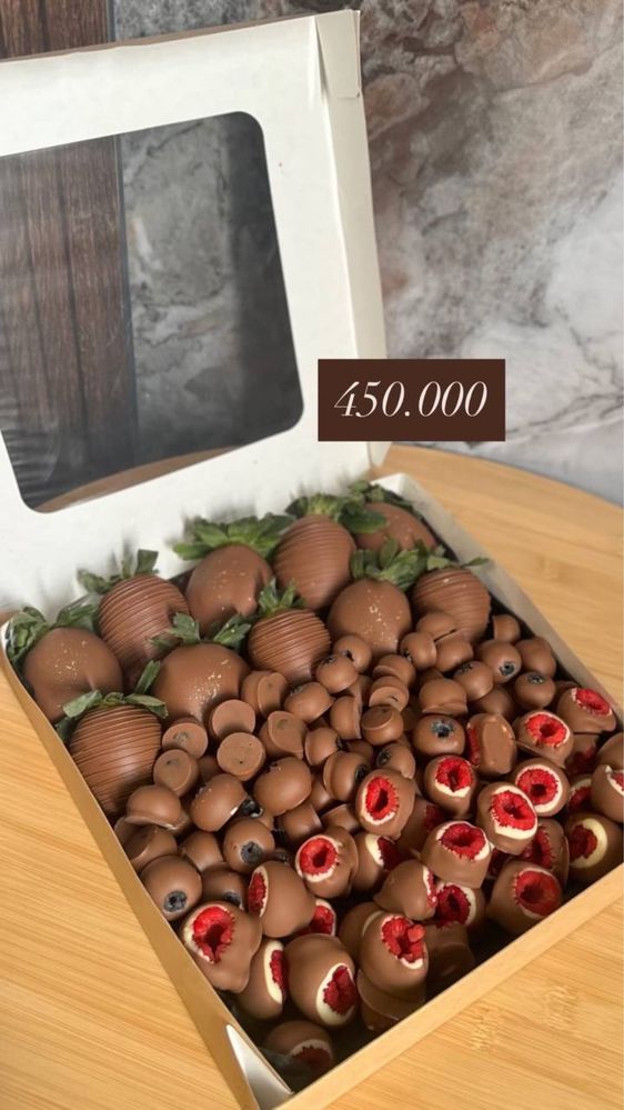 Клбуника в шоколаде . Подарок для учителей
