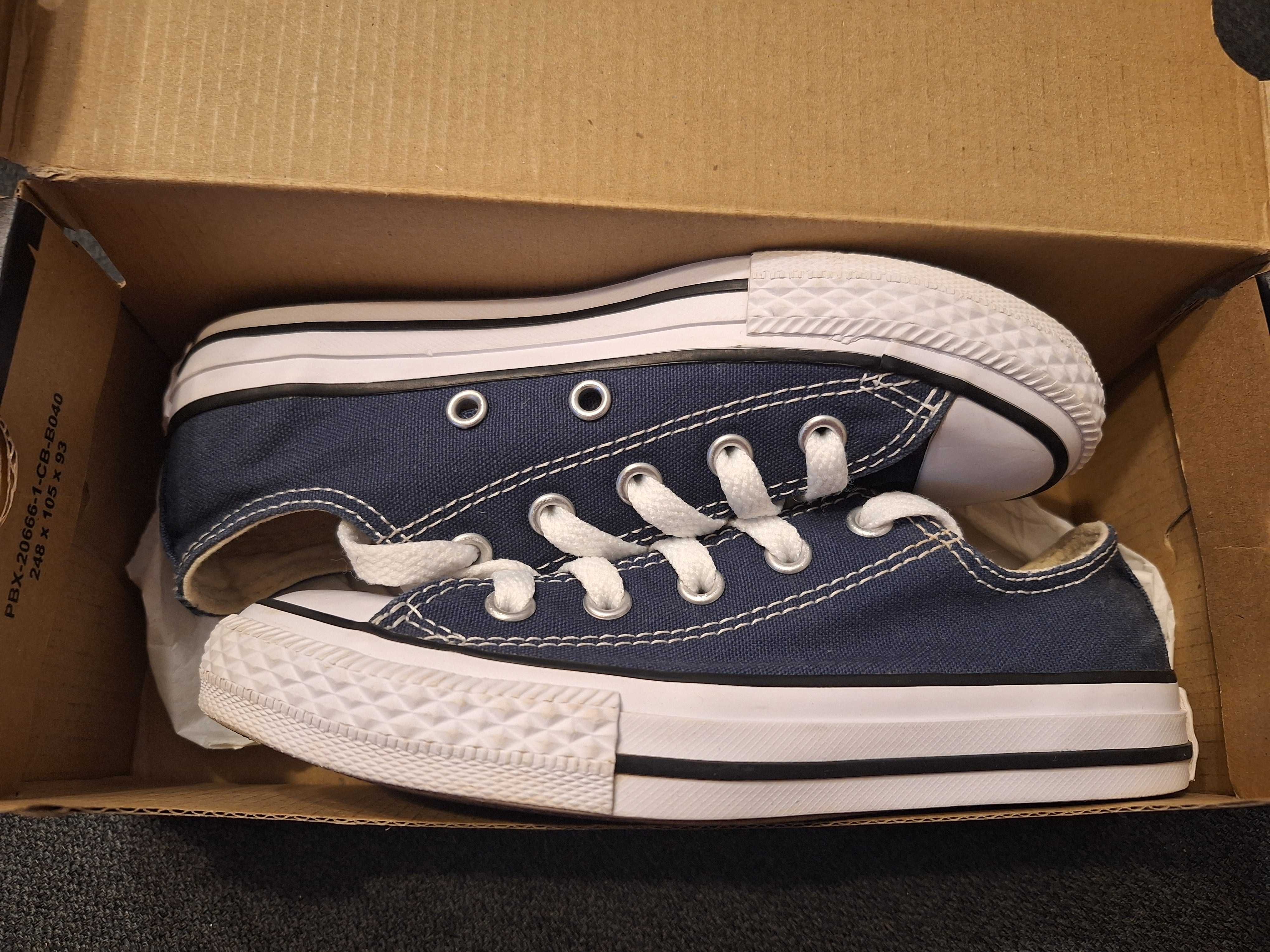 Детски кецове Converse 30 номер/18,5 см. като нови