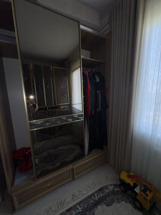 Продам шкафы недорого. Один целый, второй с поломкой