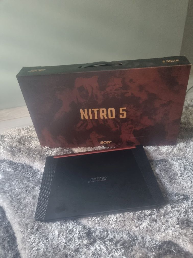 Геймърски лаптоп Acer Nitro 5