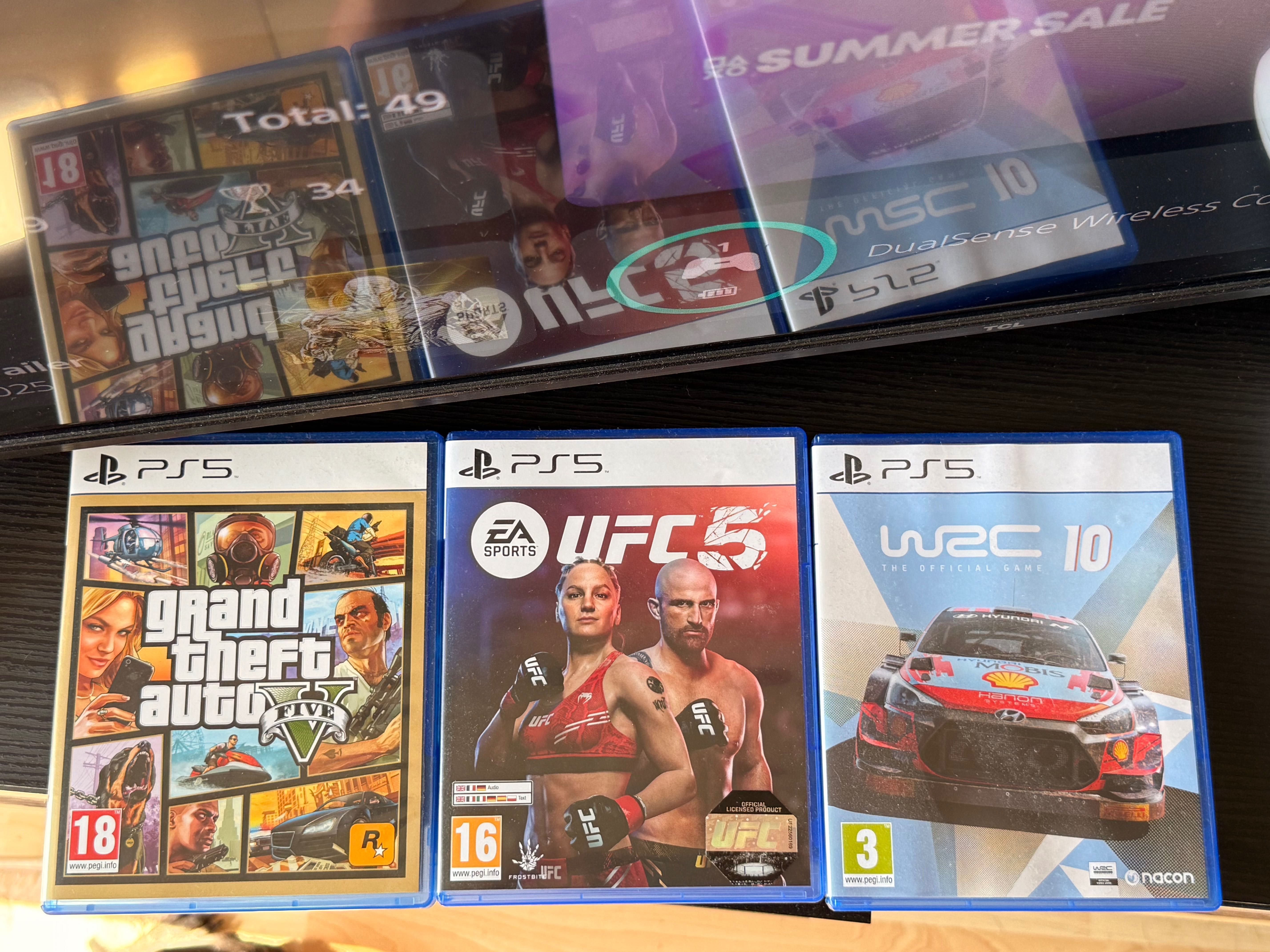 PlayStation 5 с 2 джойстика