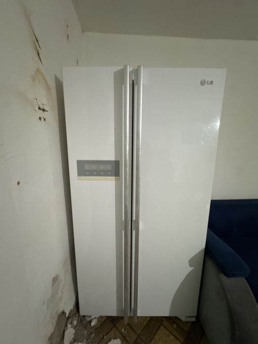 Холодильник LG с морозильником