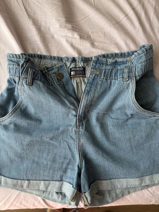 Продавам  дрехи