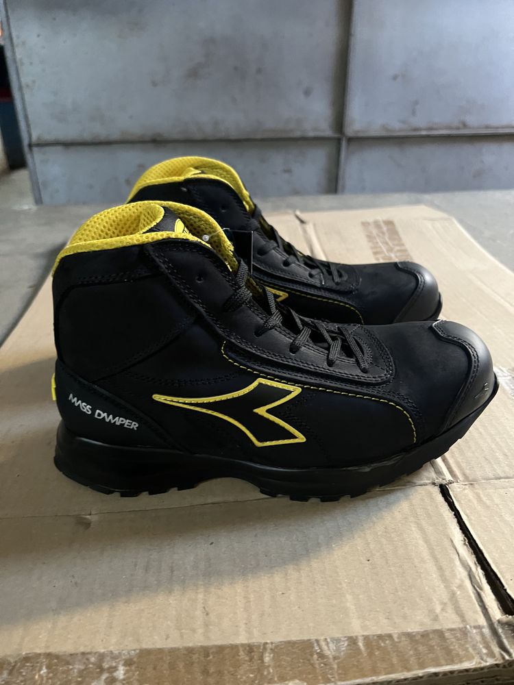 Vand bocanci/ ghete protectie Diadora marimea 46