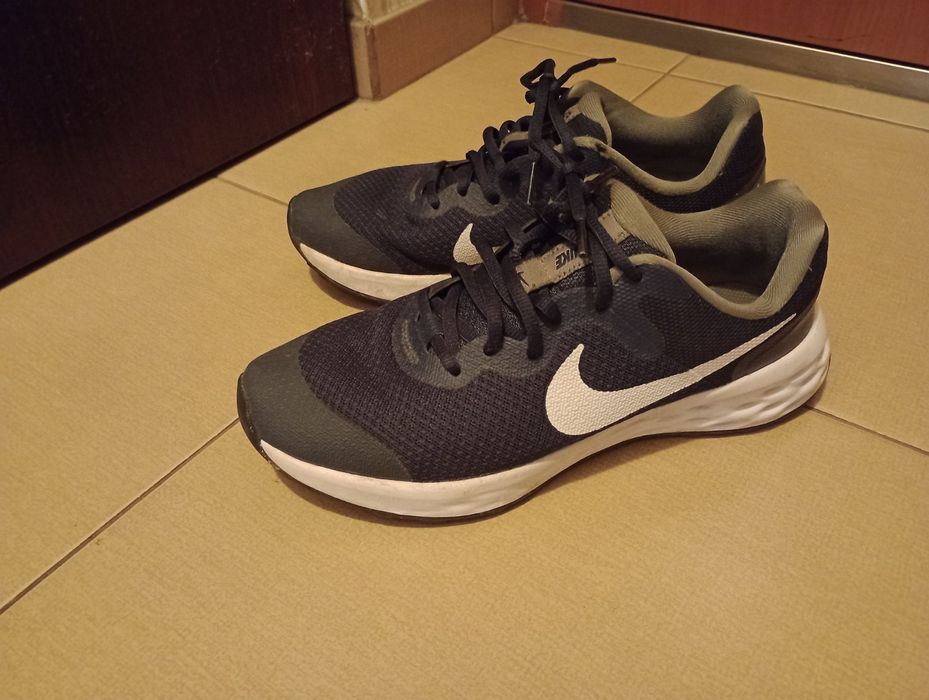 Маратонки  Nike.