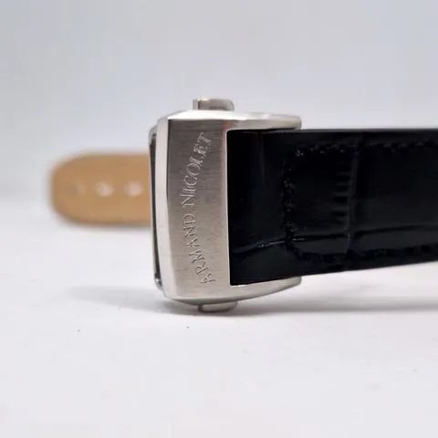 Швейцарские часы Armand Nicolet, механика с автоподзаводом