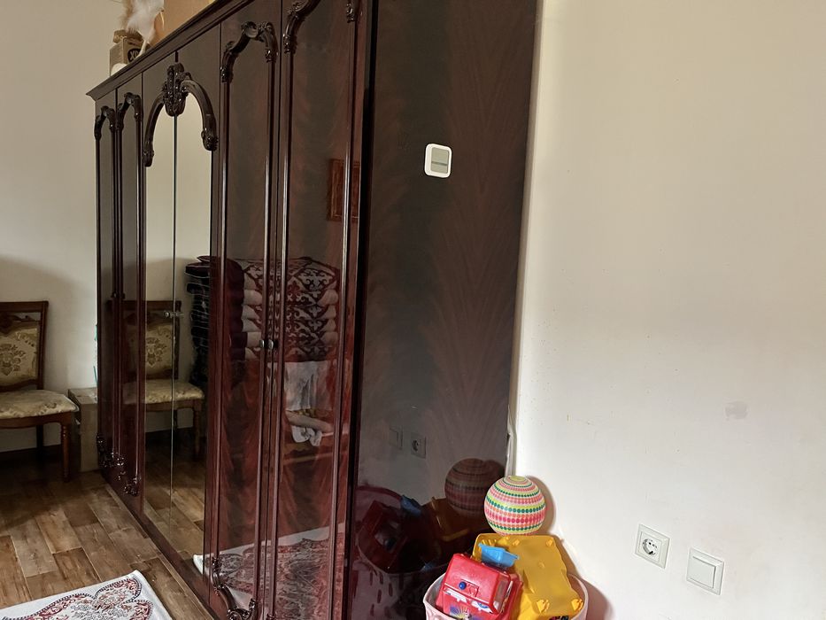 Прадаётся бу спальный гарнитур