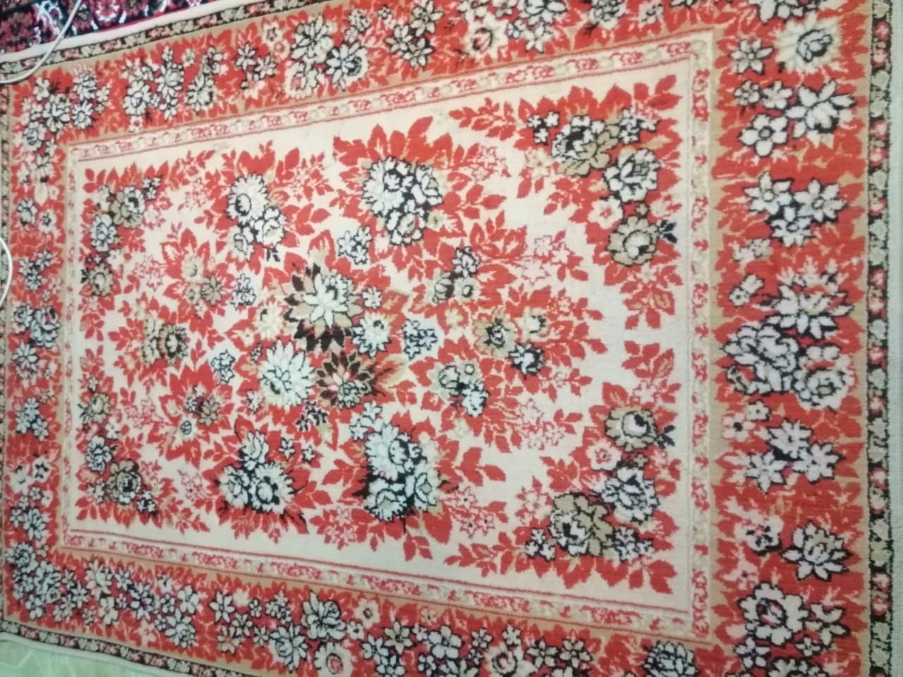 Продам ковры разные