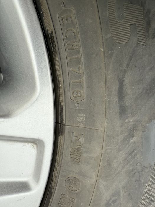 Jante Ford Ranger 265 65 17 Brigestone M+S