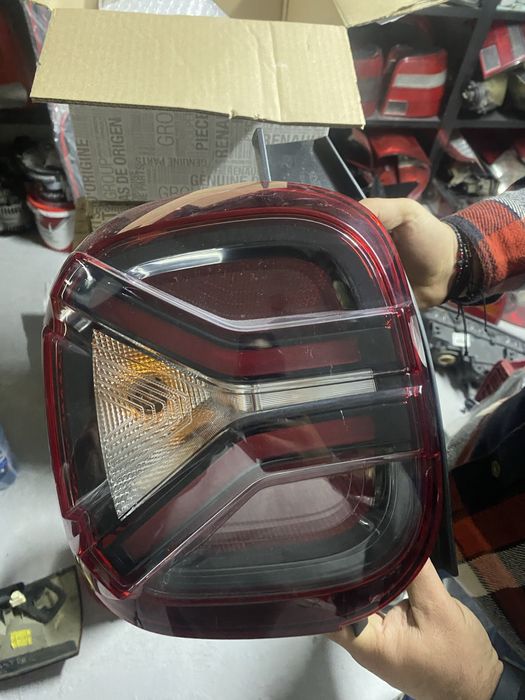 Vand Lampa Stop Tripla Dacia Duster Facelift 2022 + / partea stanga