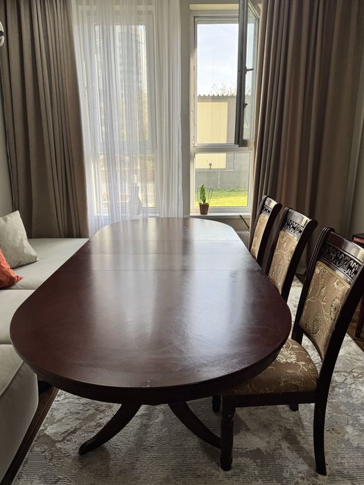 Стол для гостей