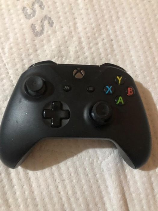 Продавам контролер за Xbox