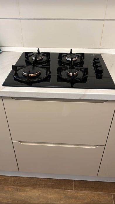 Plita gaz Electrolux folosita - in stare foarte buna