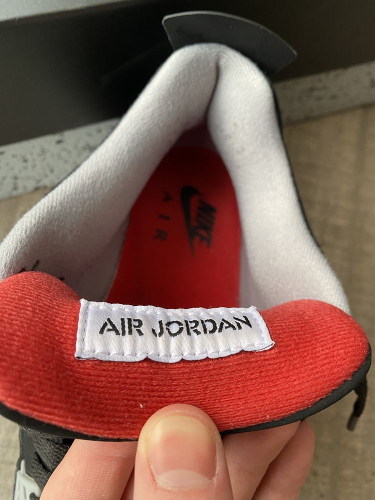 Jordan 4 bred 2019