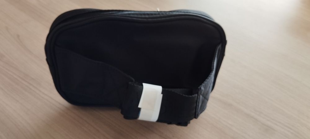 Малка мъжка чанта