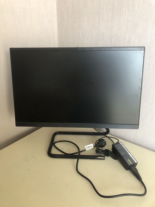 Моноблок Lenovo 24 дьюма