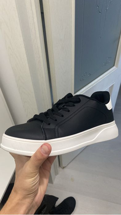 Продам новые 2 дня носились