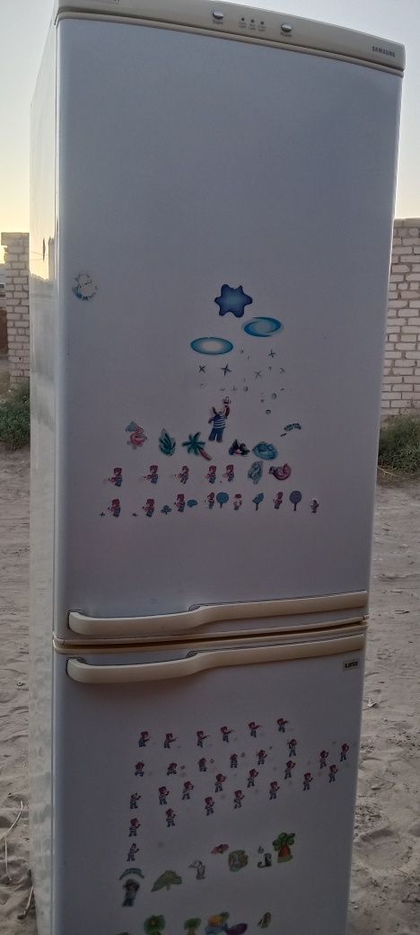 Холодильник нерабочий и рабочий