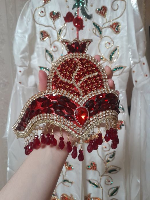 Ansambl sotiladi narxini kelishamiz!!!