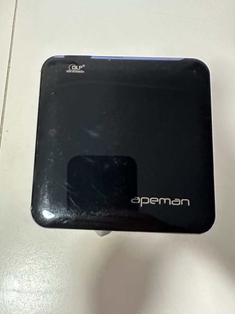 Мини проектор apeman M4 Mini Pocket DLP Projector 1080P