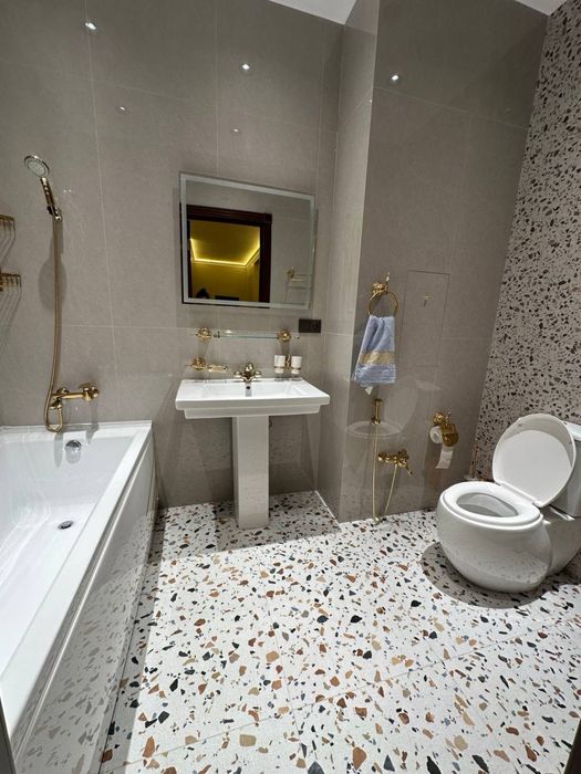 Сдаю (свою) квартиру с ремонтом и мебелью - 2х комн жк Бадамзар