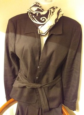 Costum dama/sacou-pantalon, semnat Christian Berg si costum raiat fin