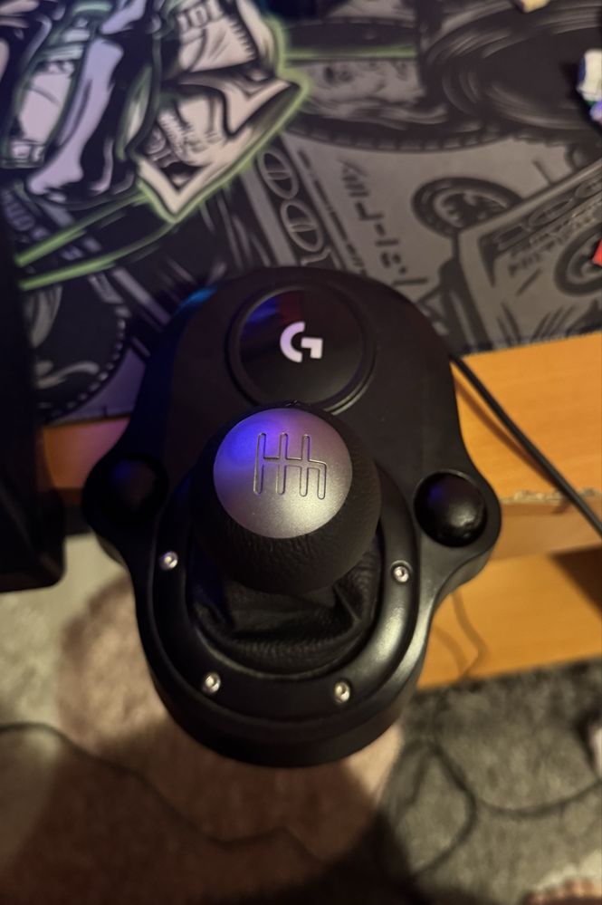 Волан G29 с педали + скоростен лост G29