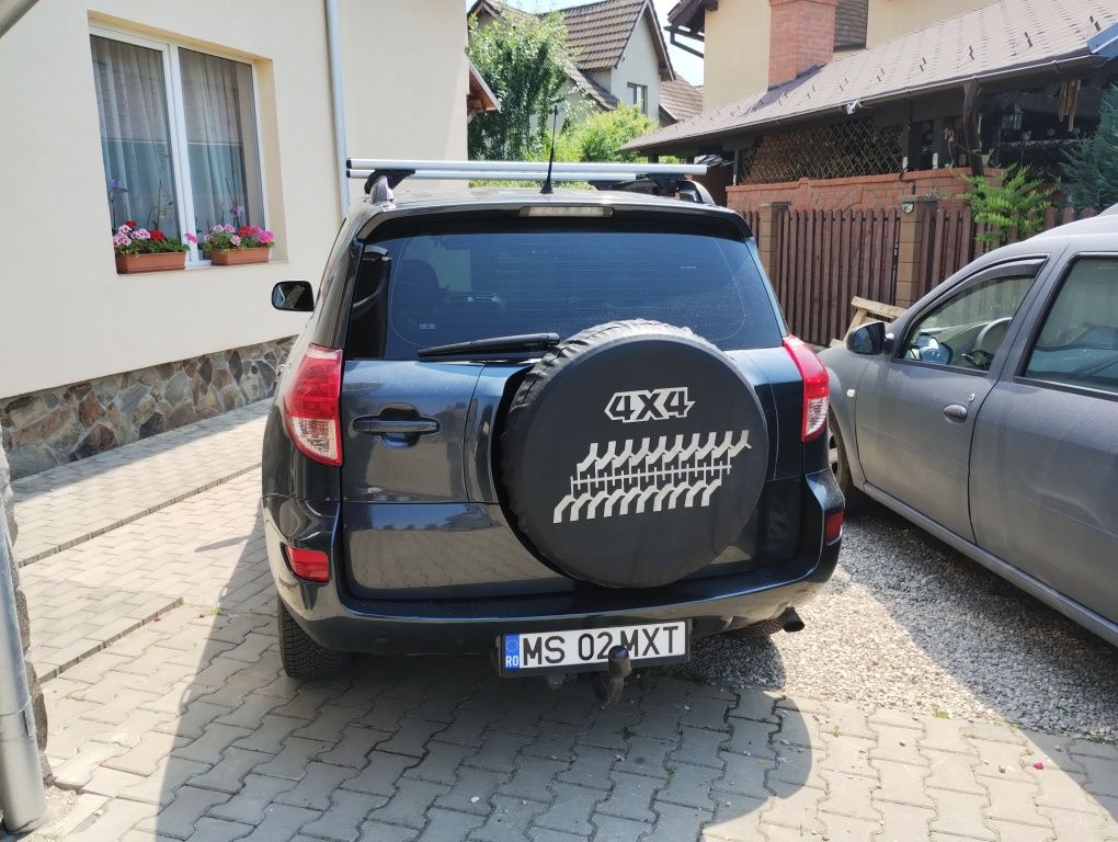 Toyota RAV4 Gen 3 2.2 4D4. 136CP