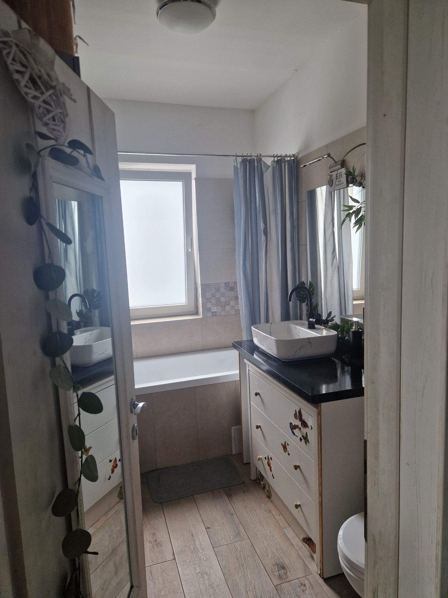 Persoana fizica Vand apartament