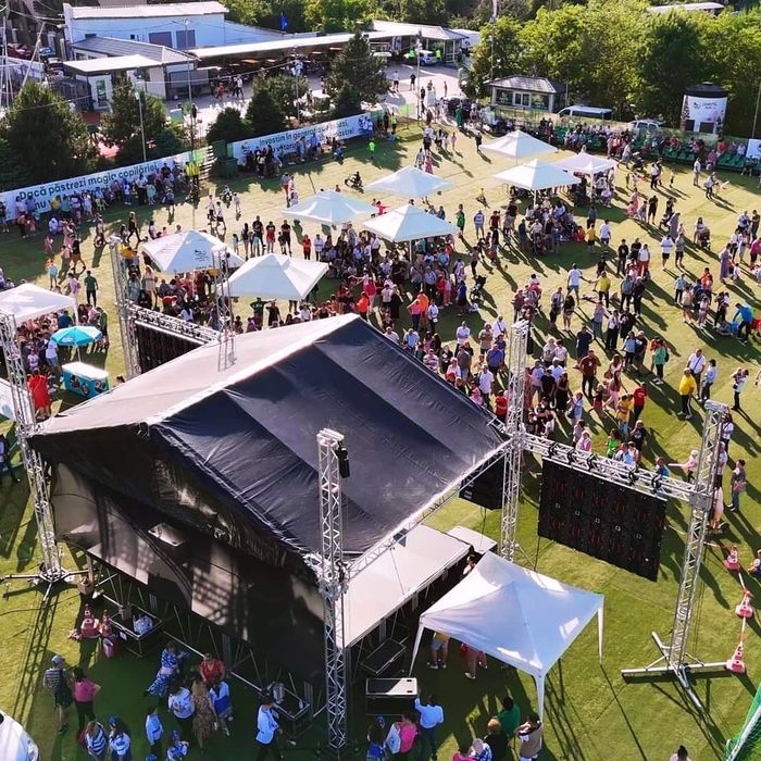 Scena completa pentru concerte, nunta, botez, zile comuna, conferinte