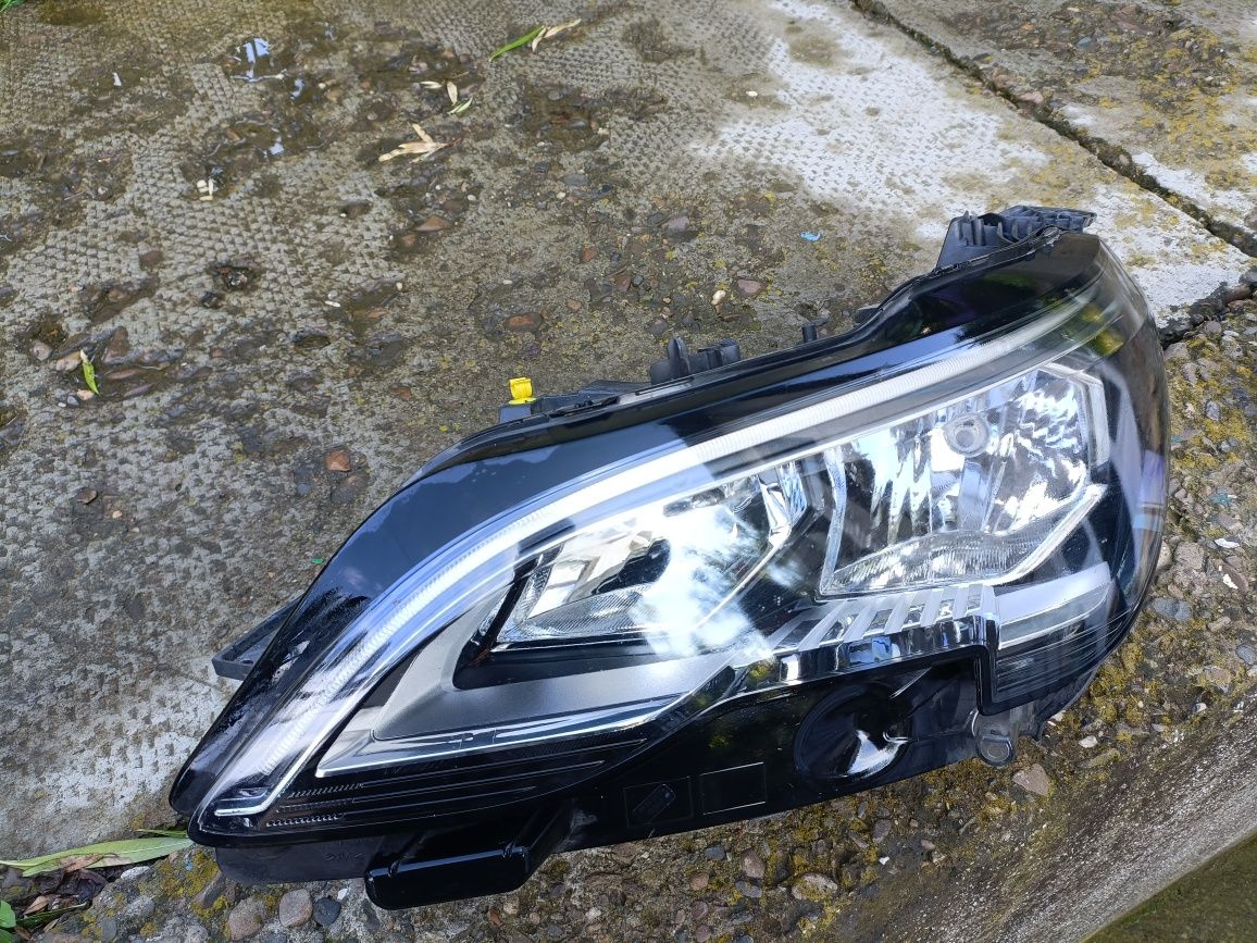 Dezmembrez Peugeot 5008 II negru 1.5 HDI 2019 automat dezmembrat total